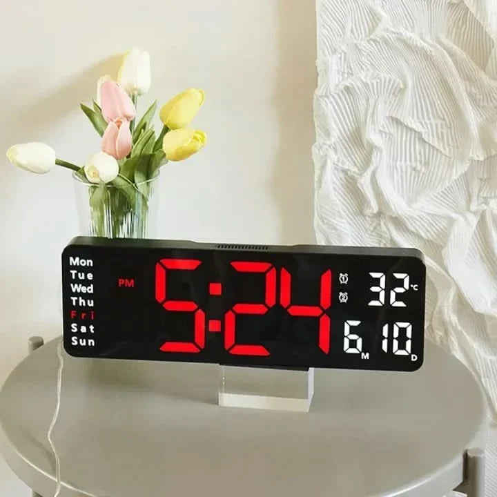 ARIS - Digital watch with night light Features