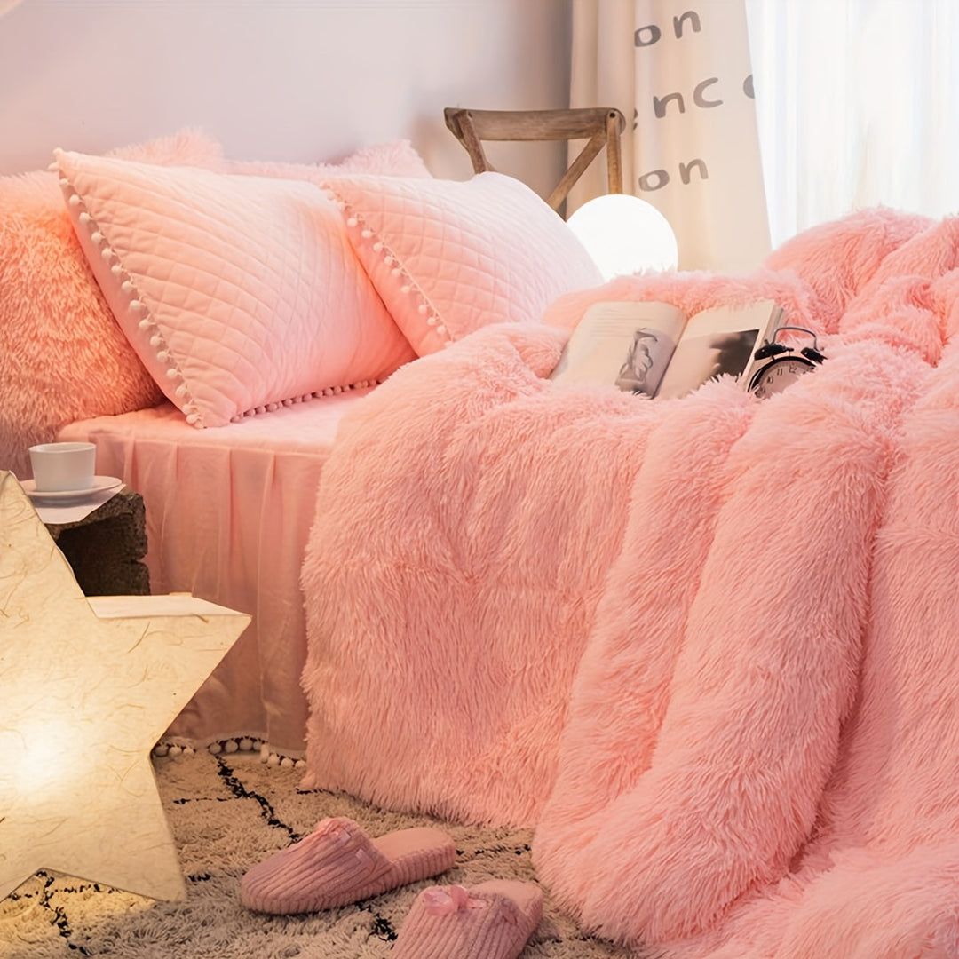 Three-Piece Velvet Bedding Set with Velvet Finish