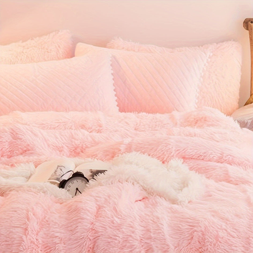 Three-Piece Velvet Bedding Set with Velvet Finish