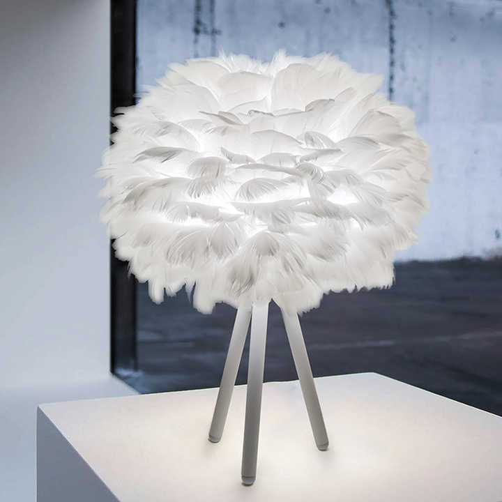 Blossom Table Lamp – Elegant Feather Design with Dimmable Light