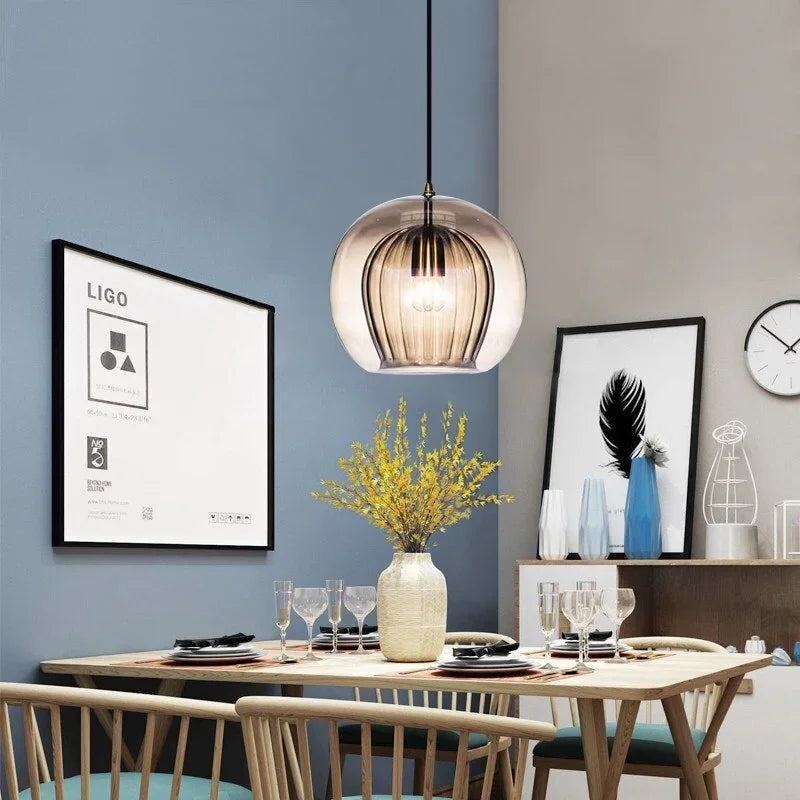 Pendant light made of modern glass for an elegant look