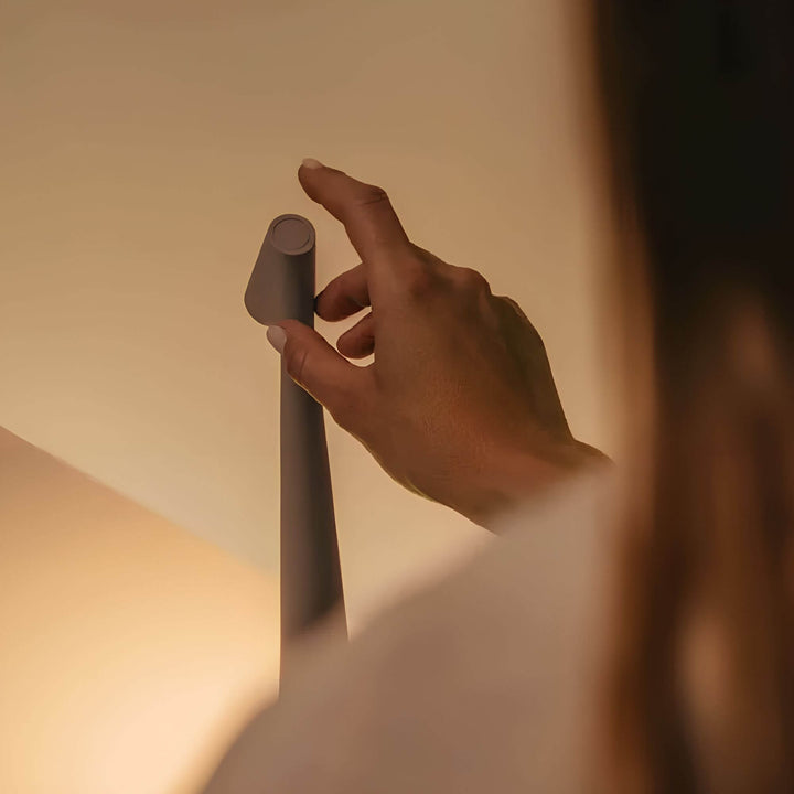 Nordic Elegance Floor Lamp - Stylish and Dimmable Lighting for Modern Interior