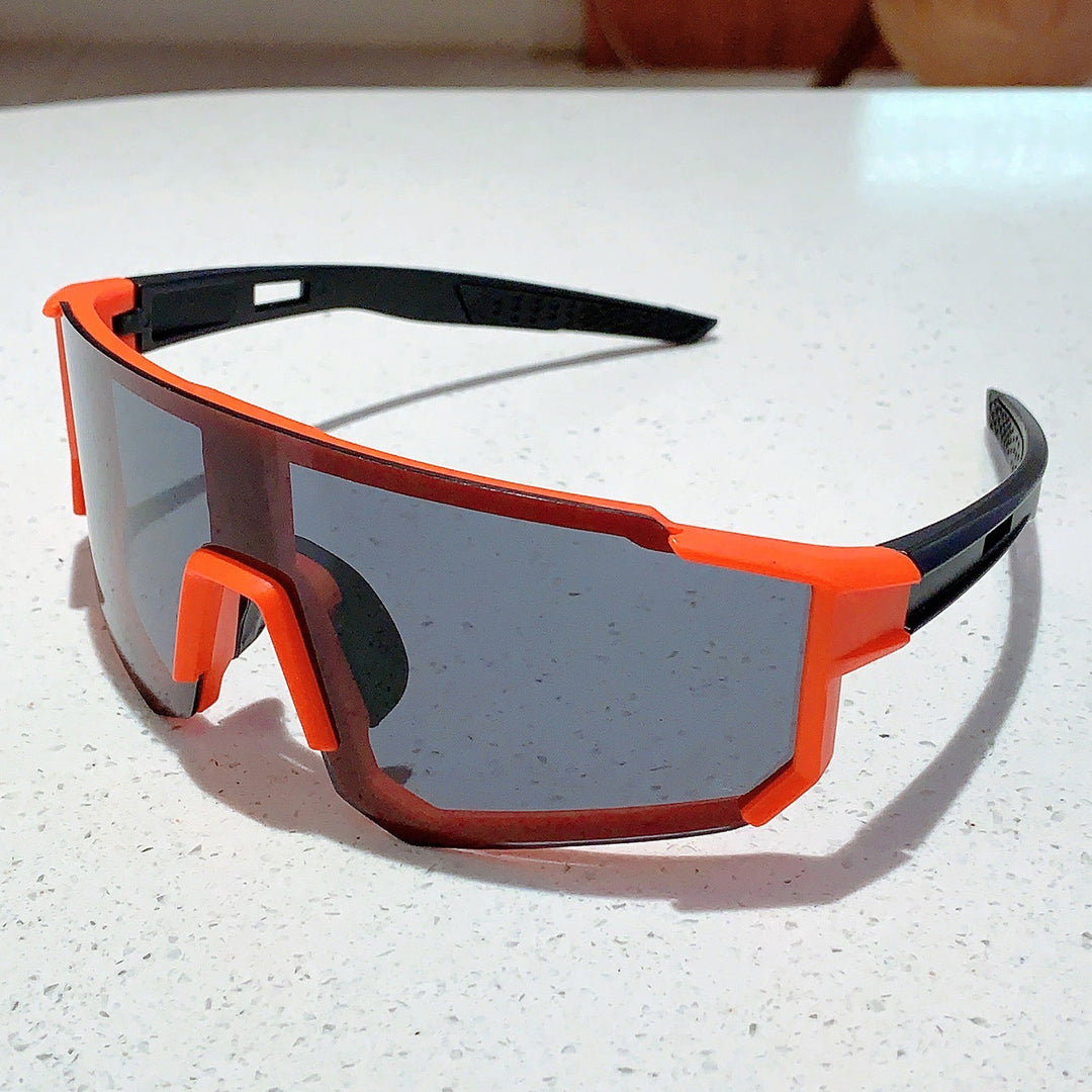 Unisex nan sporty shield sunglasses with continuous mirror lens and adjustable nose bridge