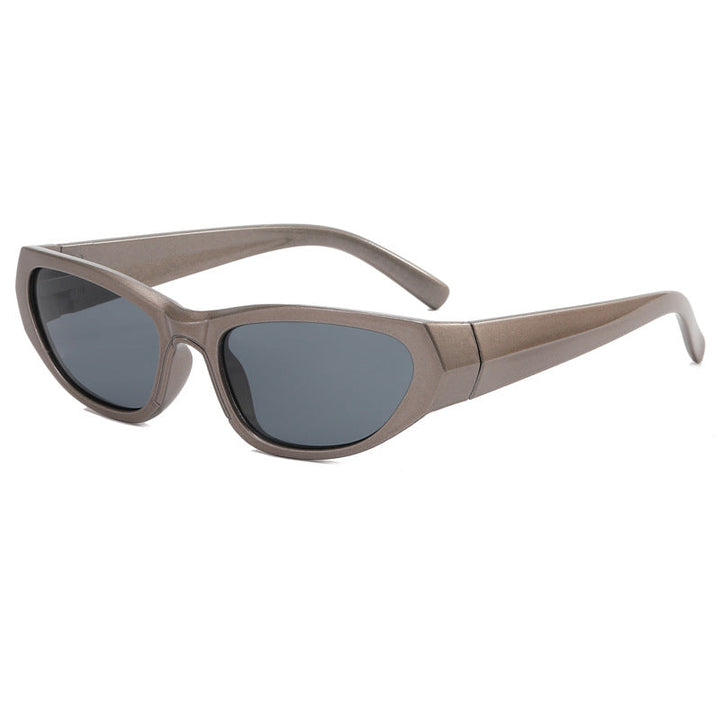 Ladies fashionable sunglasses with mirrored lenses