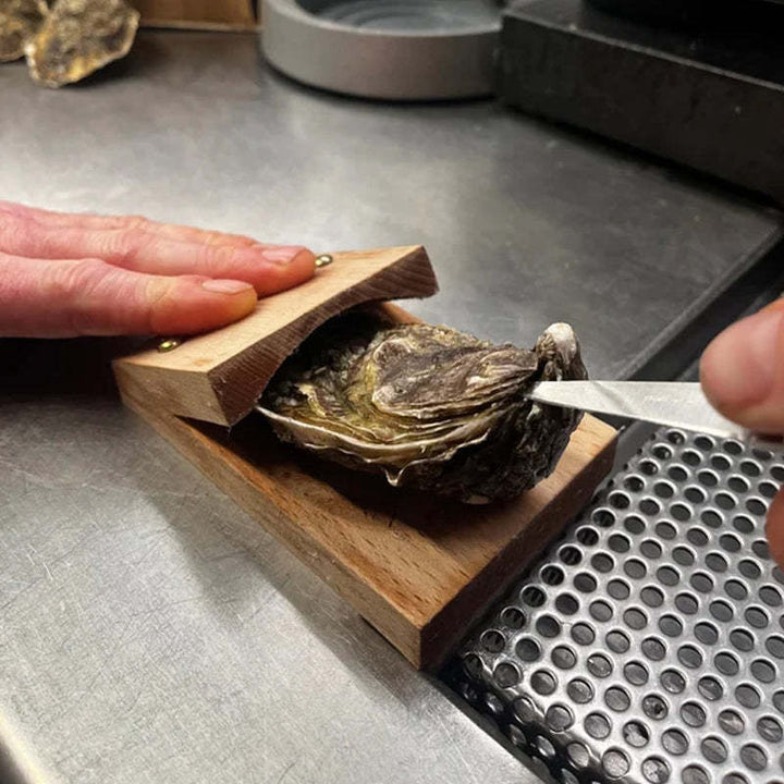 BowLift | Premium wood handle oyster shell opener clamp