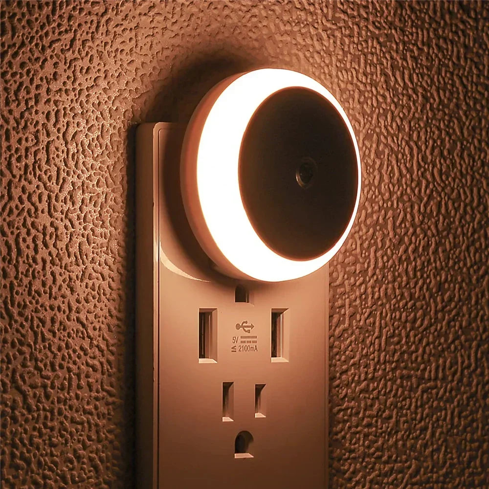 NOXORA LED night light | Twilight sensor &amp; automatic dimming | Plug-in light | Warm white