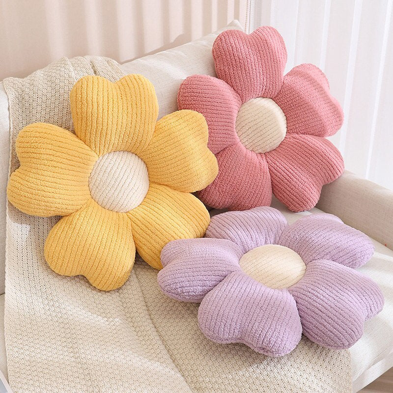 BowLift | Fluffy Clover Flowers Pillow