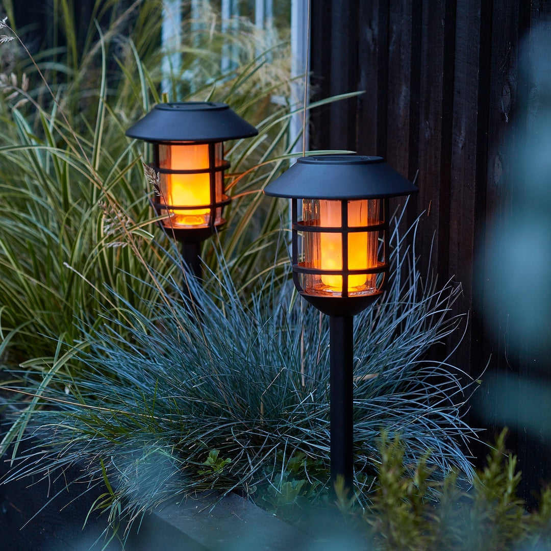 2-piece set solar stable lights with flame effect
