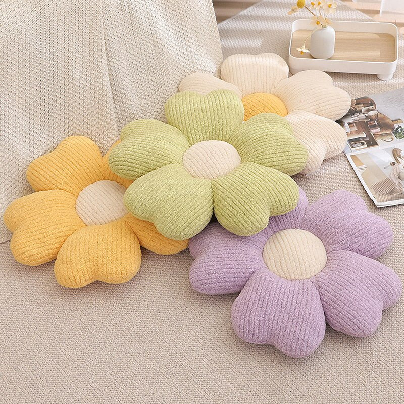 BowLift | Fluffy Clover Flowers Pillow