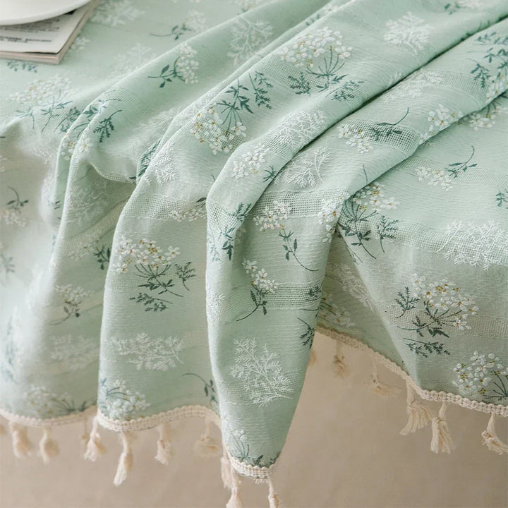 BowLift | Floral tablecloth