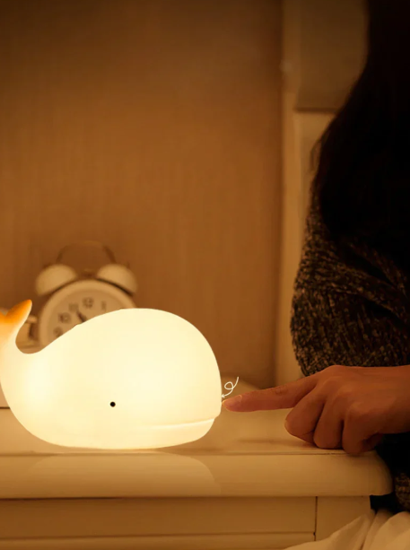 Charming colour Changing Whale Night Light