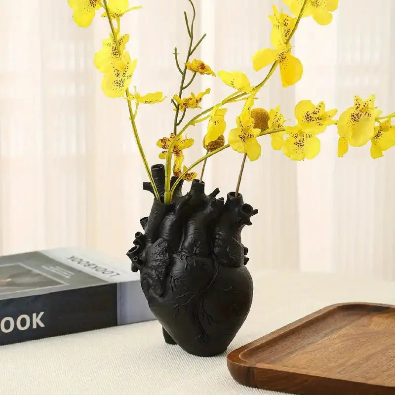 BowLift | Dorsø - Ceramic Heart Vase
