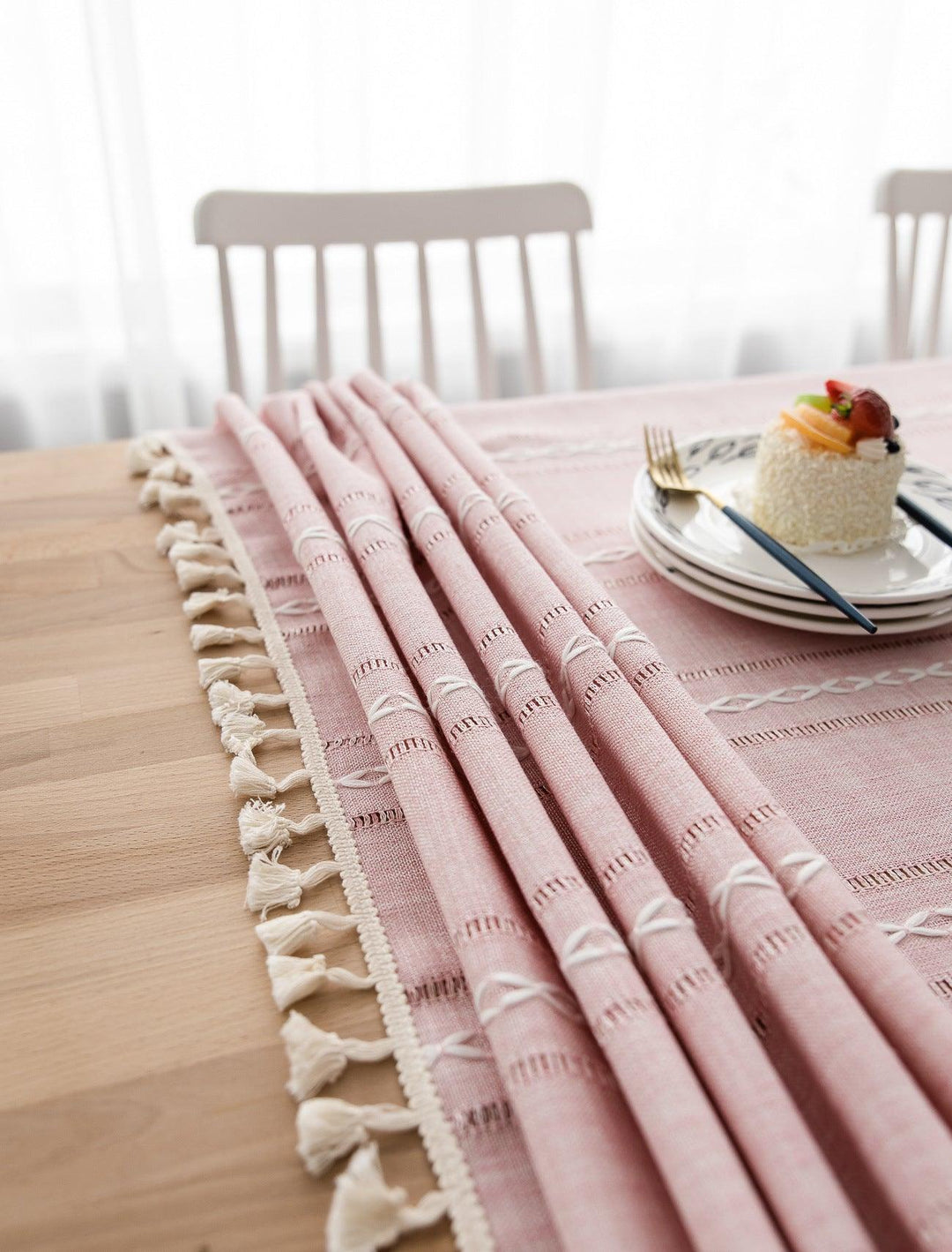 BowLift | Batillo Linen Tablecloth | Tablecloth, Indoor &amp; Outdoor