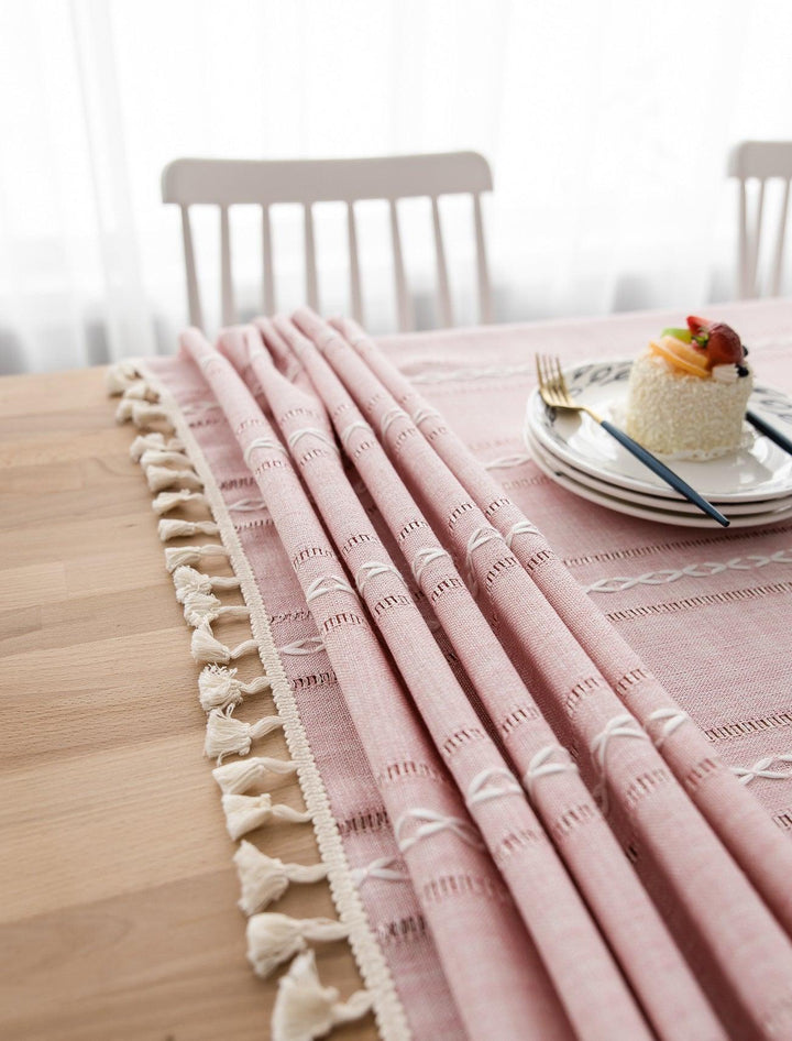 BowLift | Batillo Linen Tablecloth | Tablecloth, Indoor &amp; Outdoor