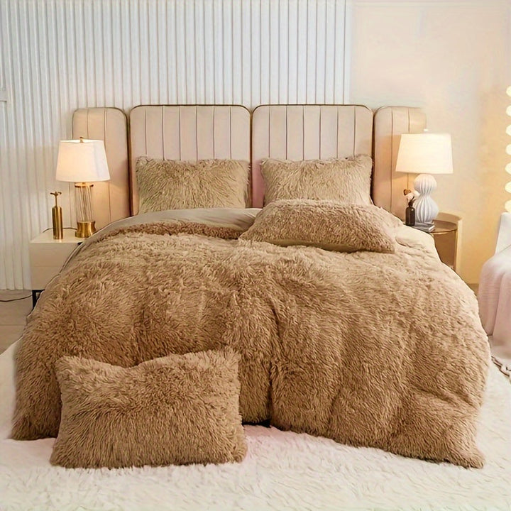 Three-Piece Velvet Bedding Set with Velvet Finish