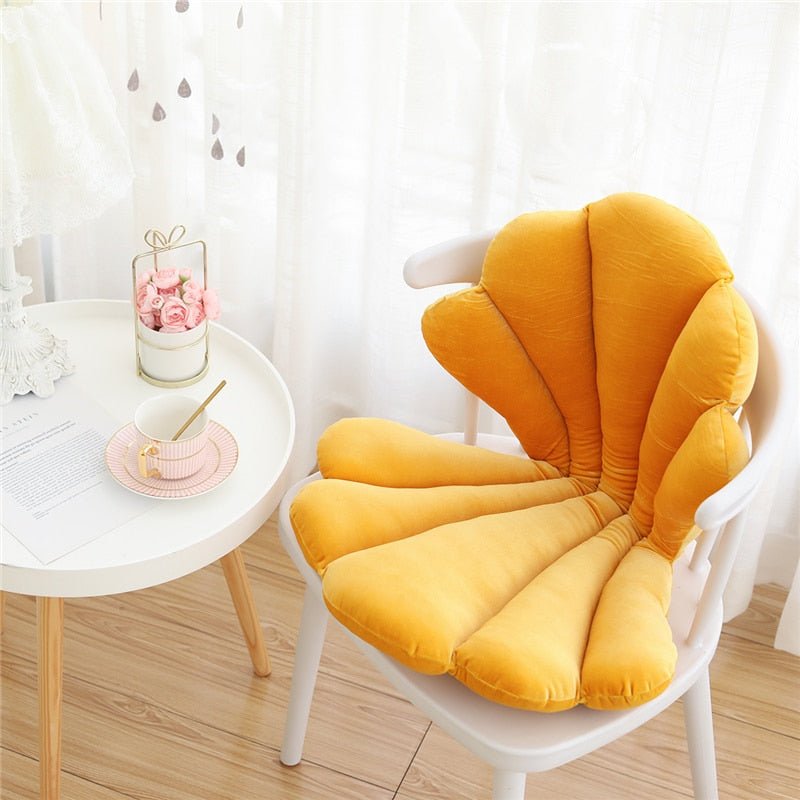 BowLift | Chic Velvet Shell Cushion - Luxurious and Stylish Cushion for Living Room, Bedroom