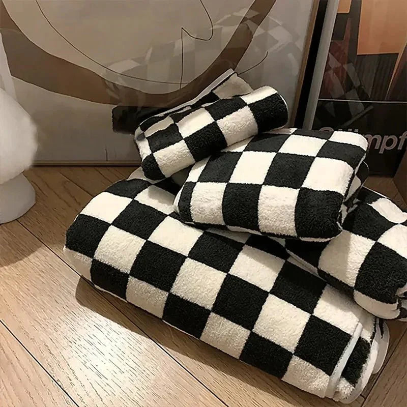 BowLift | Classic Checkered Pattern Sofa Blanket