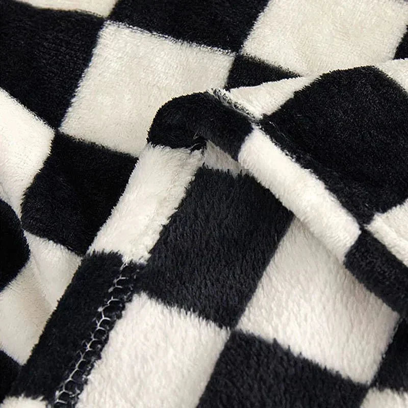 BowLift | Classic Checkered Pattern Sofa Blanket