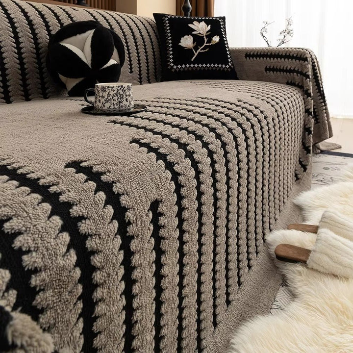 CouchGuard – Plush sofa cover with non-slip backing