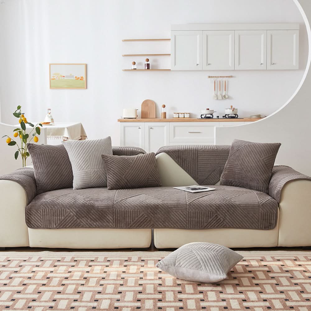 PlushGrip – Non-slip plush sofa cover