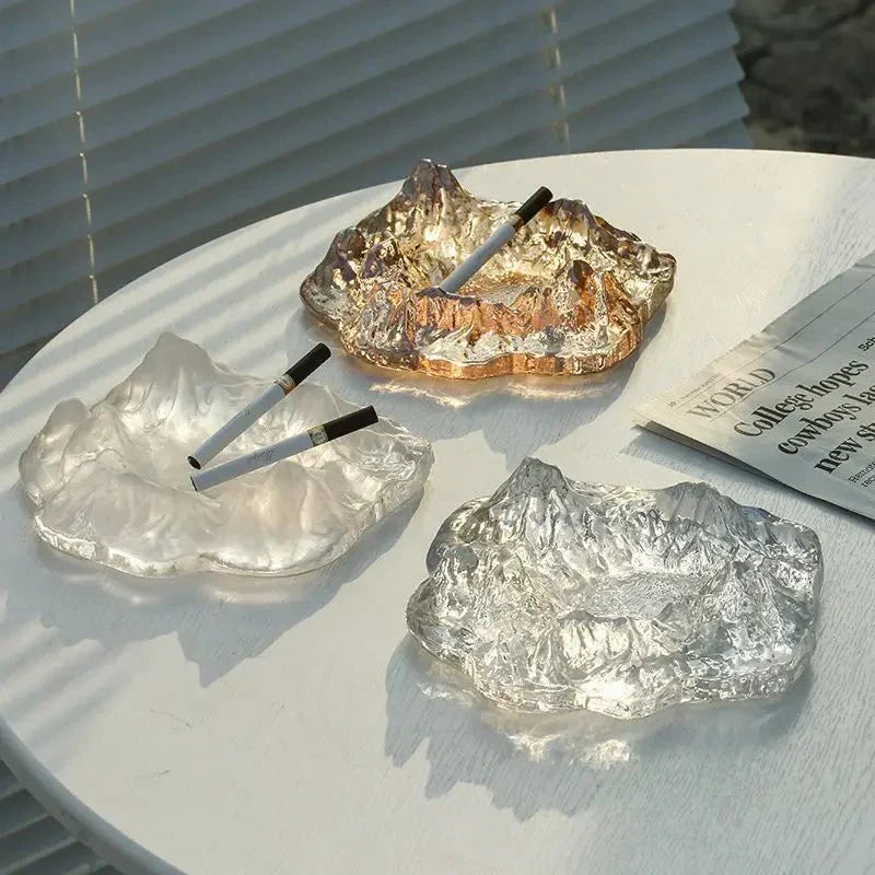 BowLift | Ashtray decoration made of mountain glass in ice style