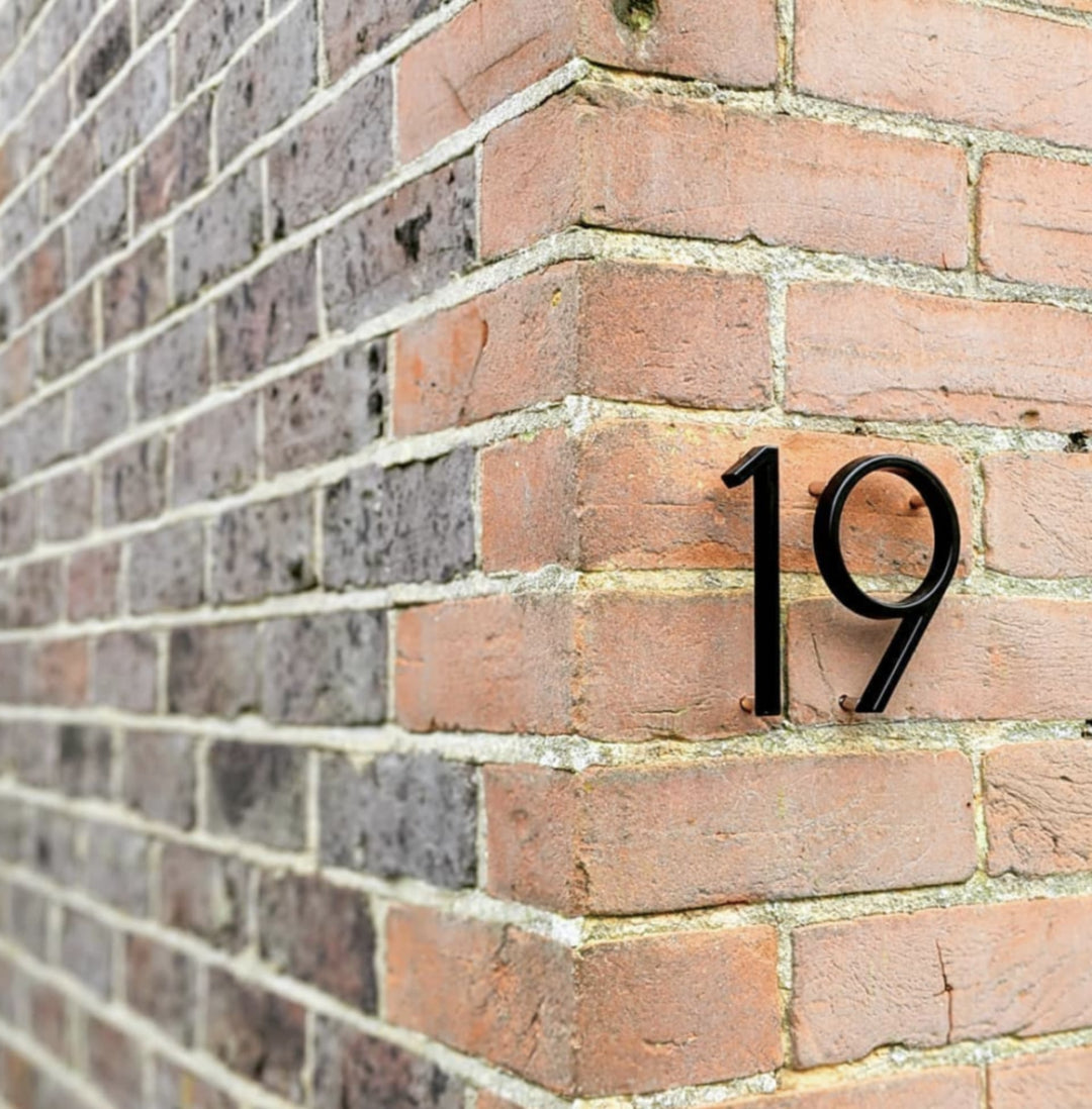 BowLift | Black House Numbers | Modern and Weatherproof House Decoration