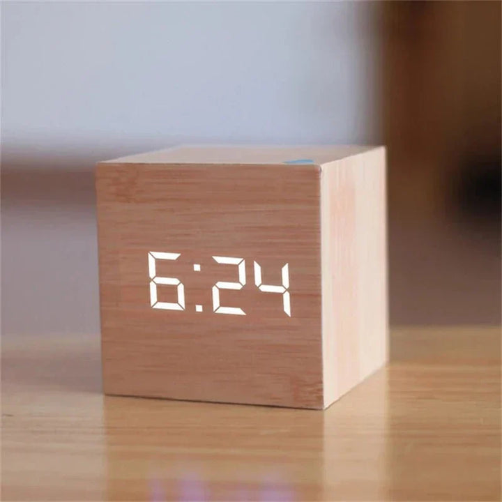 BowLift | Digital LED Clock in Retro Style
